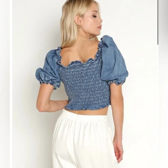 Levi's Denim Puff Sleeve Blouse - Picture 2 of 6